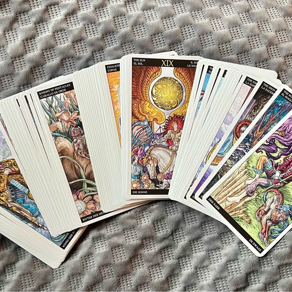 Tarot card deck - Universal Fantasy Tarot - Picture 3 of 7